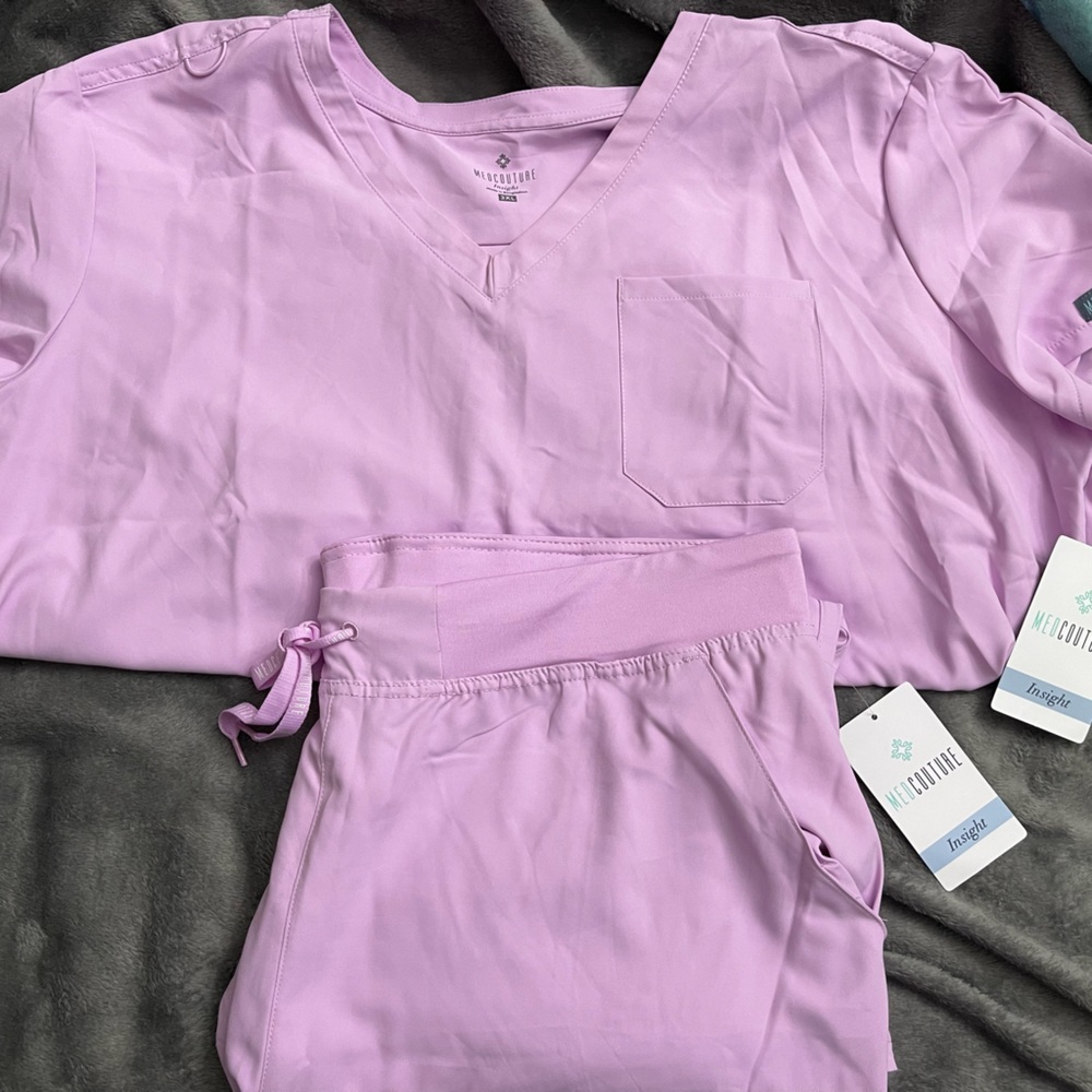 Med couture insight scrubs